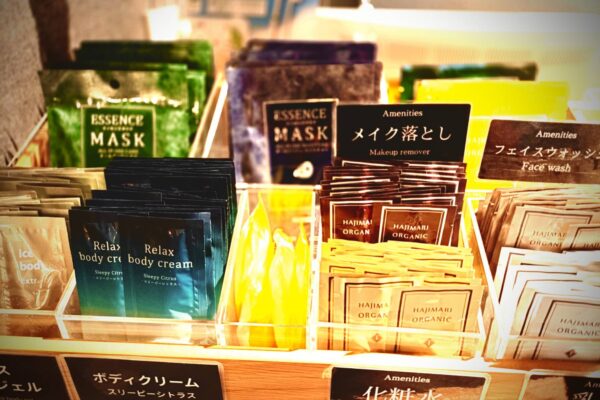 温泉ホテル いわき湯本 izumiya のアメニティバー（無料のフェイスパック・スキンケア用品）